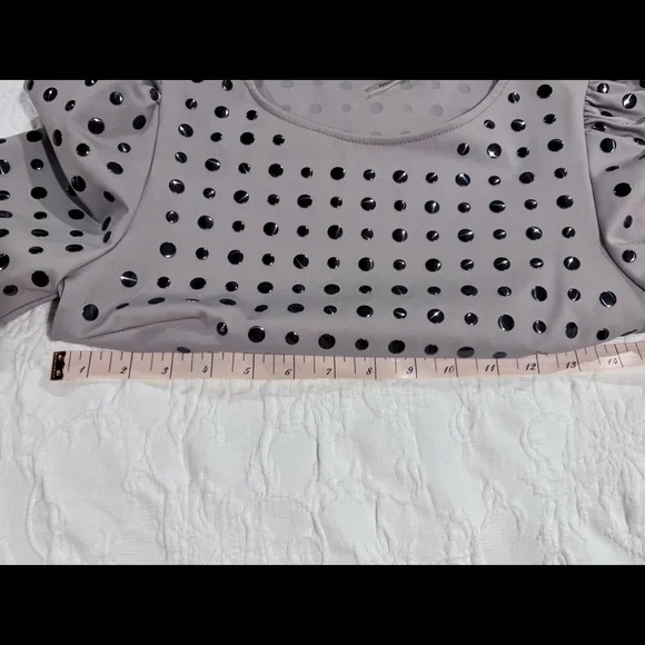 Stella & Jamie Studded Gray Puff Sleeve Crop Top Size XS X-Small NWOT - Picture 6 of 11